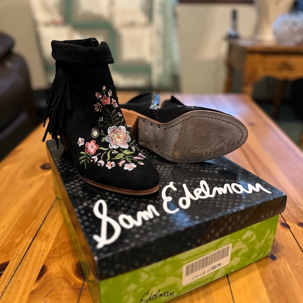 Sam Edelman Suede Leather Booties LETTI Embroidered Flower Boots in Black